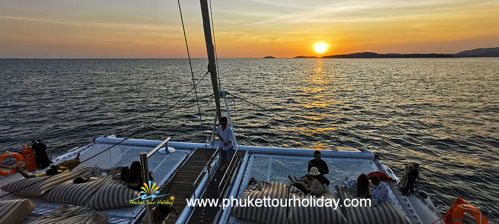 เรือ Lobster Yacht Phuket พระอาทิตย์ตกดิน