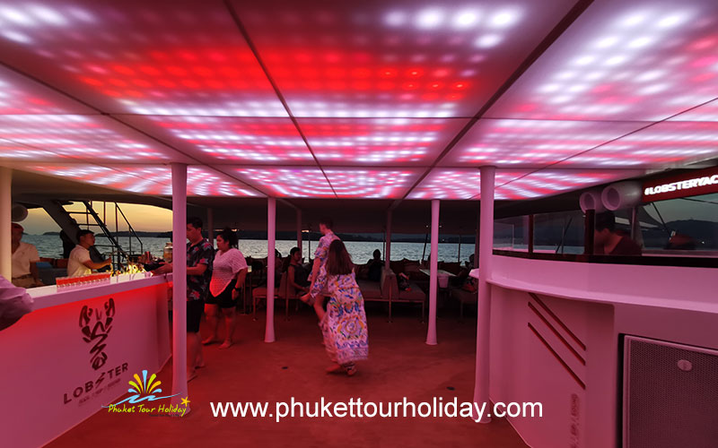 เรือ Lobster Yacht Phuket พระอาทิตย์ตกดิน